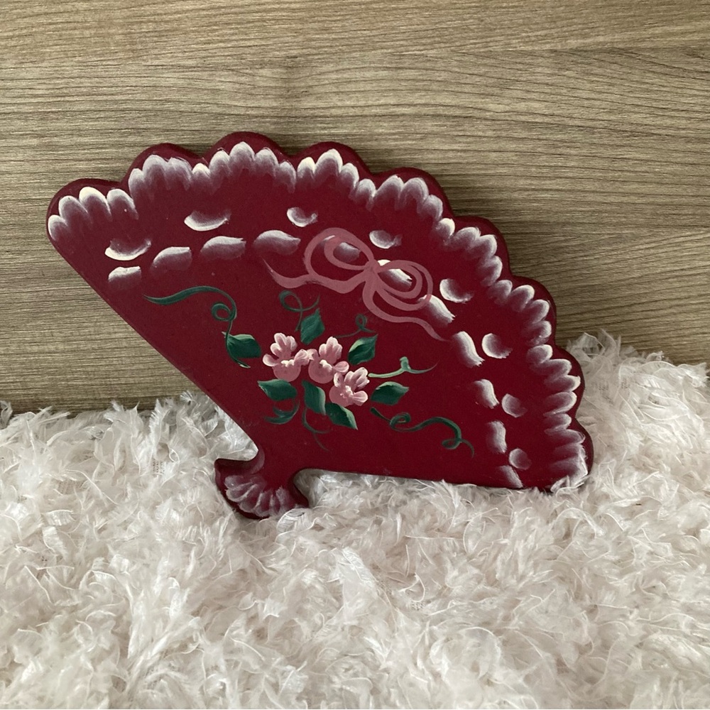 Vintage 90s Tole painted Fan Wall Decor